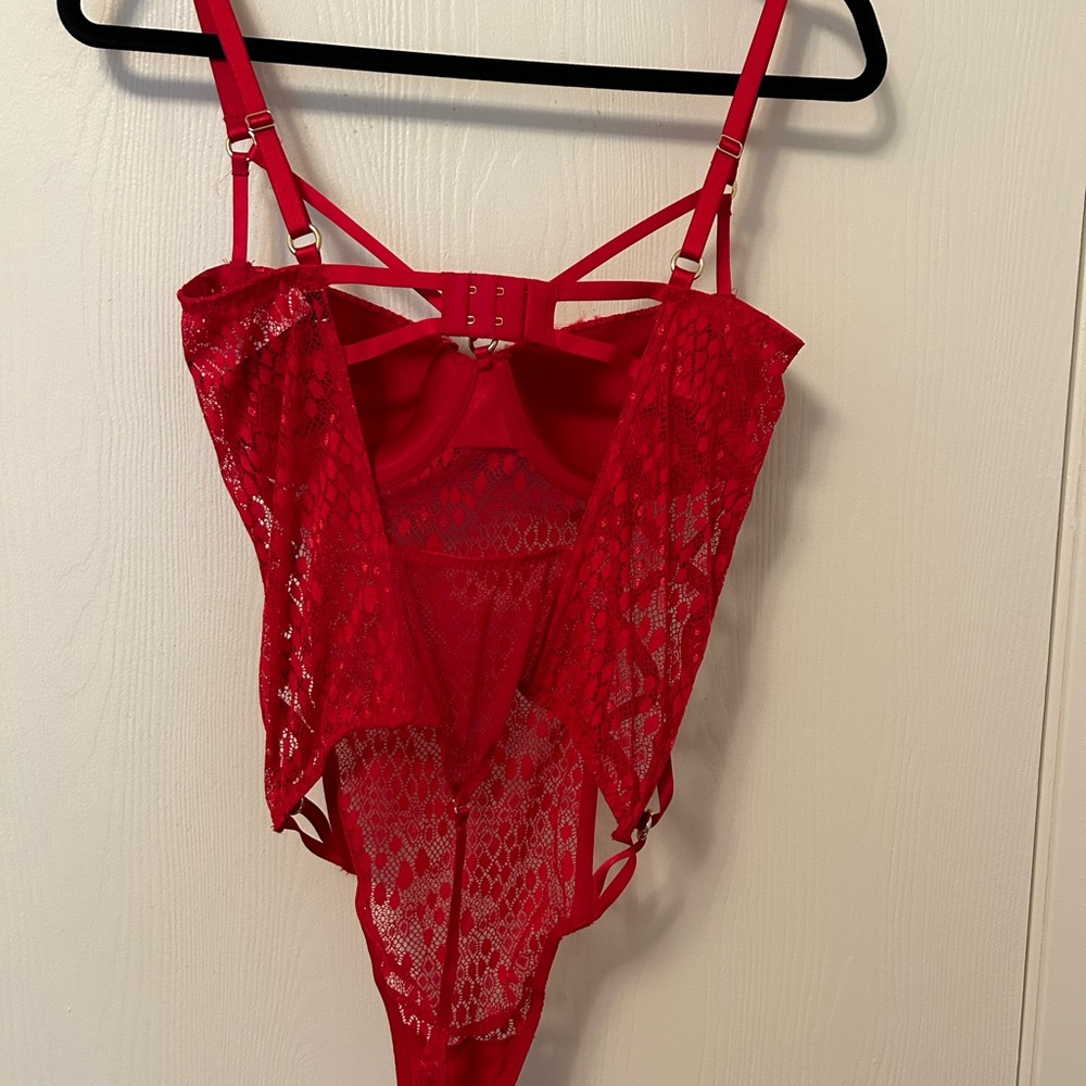 Victoria Secret Lingerie. - Picture 2 of 3